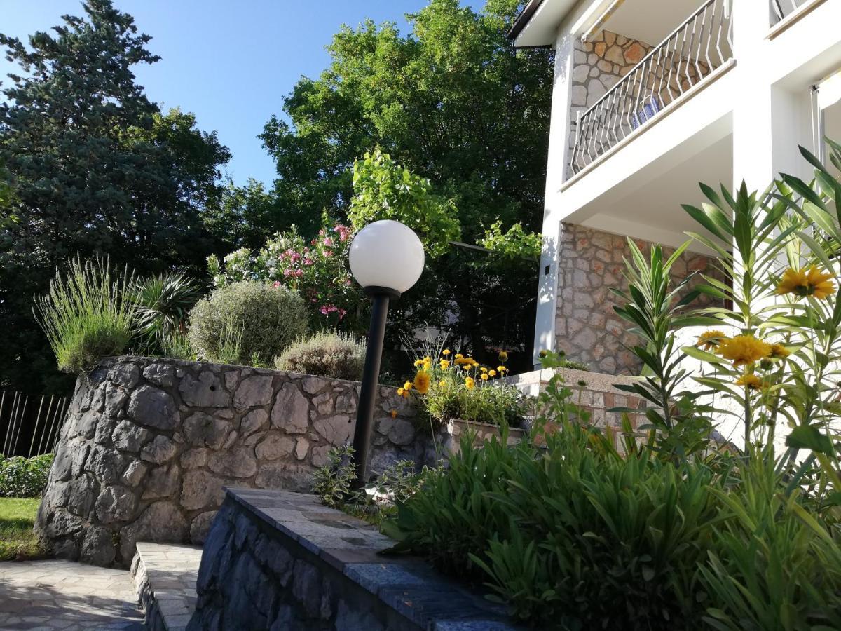 Apartments 4U Omišalj Εξωτερικό φωτογραφία