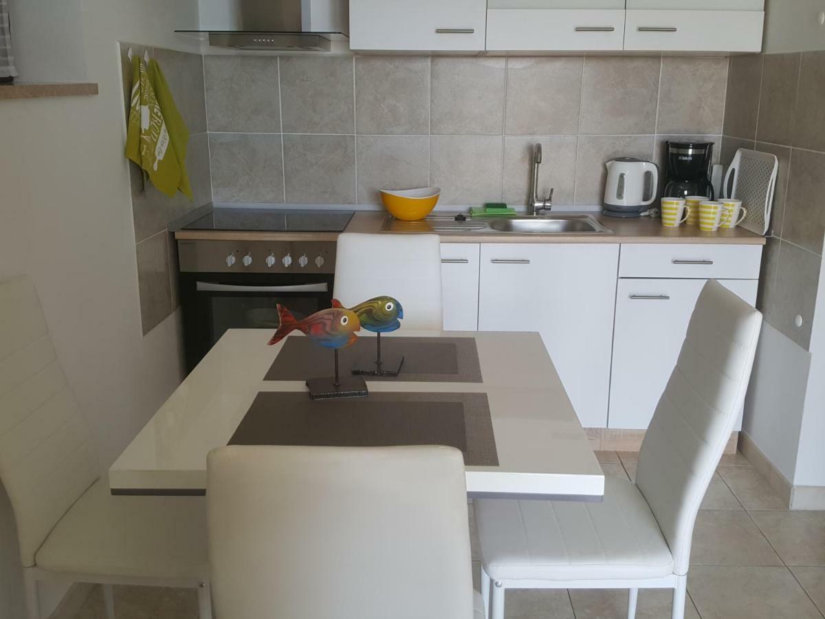 Apartments 4U Omišalj Εξωτερικό φωτογραφία