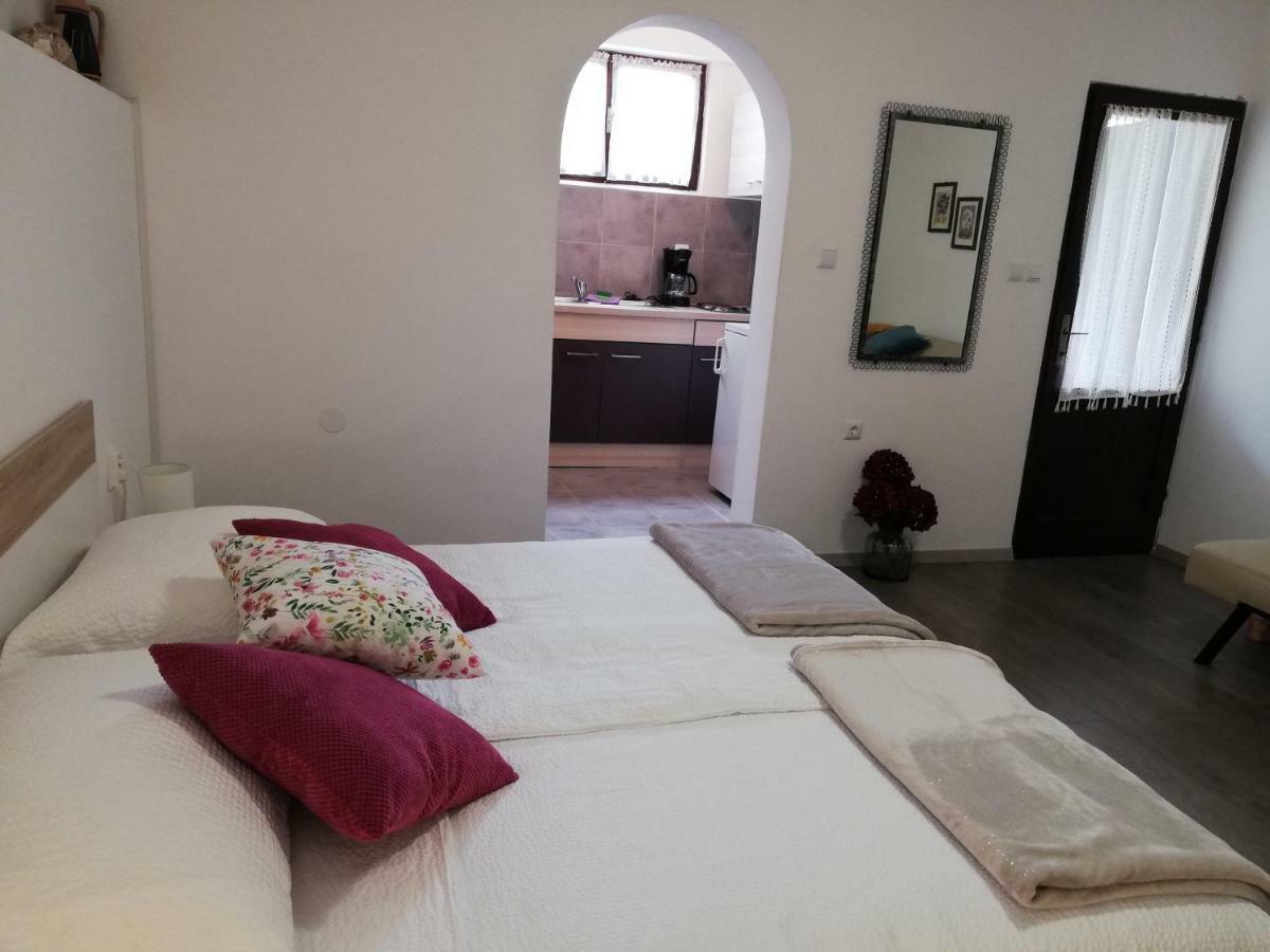 Apartments 4U Omišalj Εξωτερικό φωτογραφία